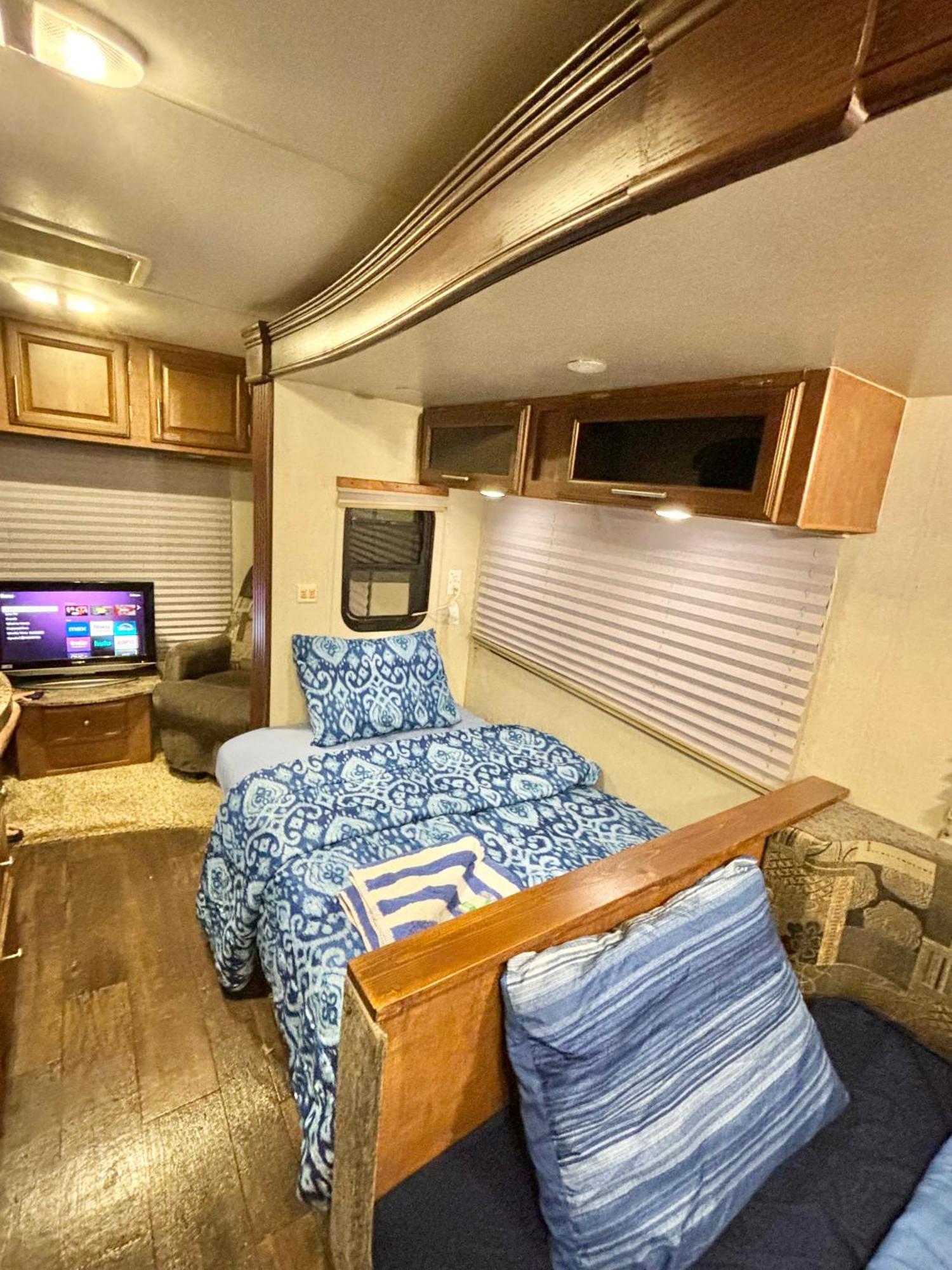 In Modern Rv Trailer * Los Ángeles