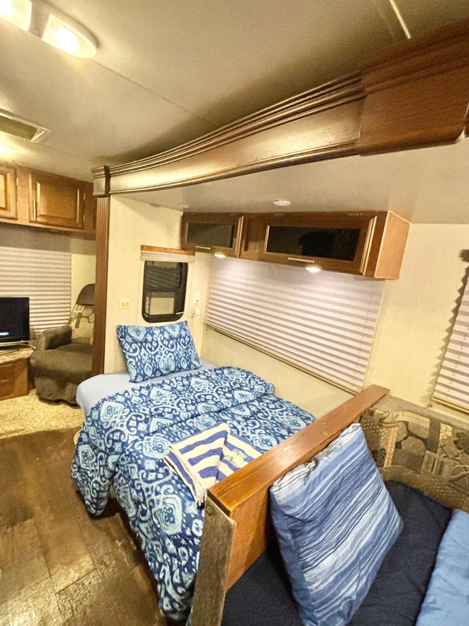In Modern Rv Trailer Los Ángeles