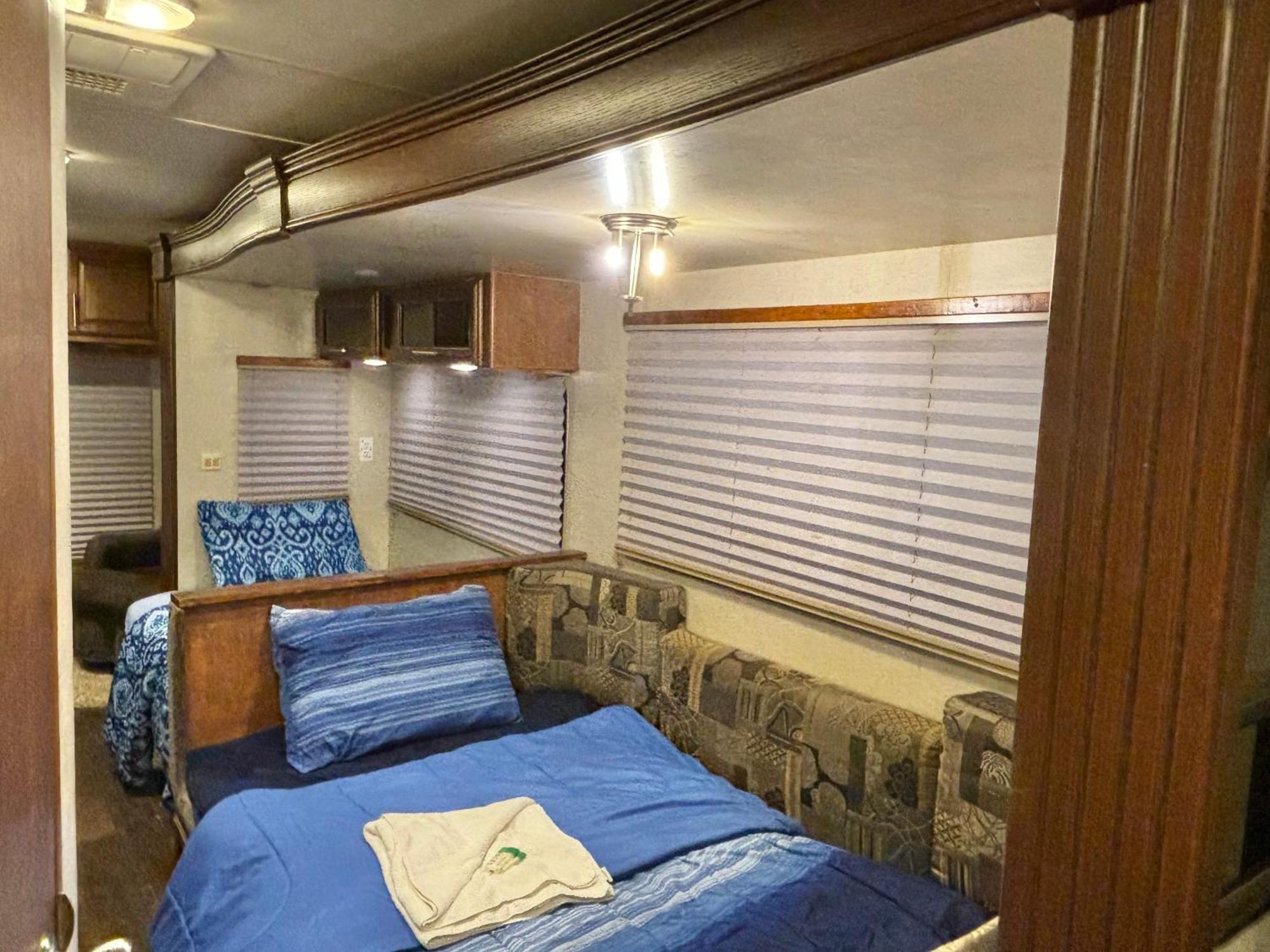 In Modern Rv Trailer * Los Ángeles